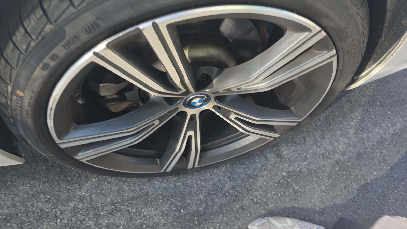 2022 BMW 3 Series 330e RWD