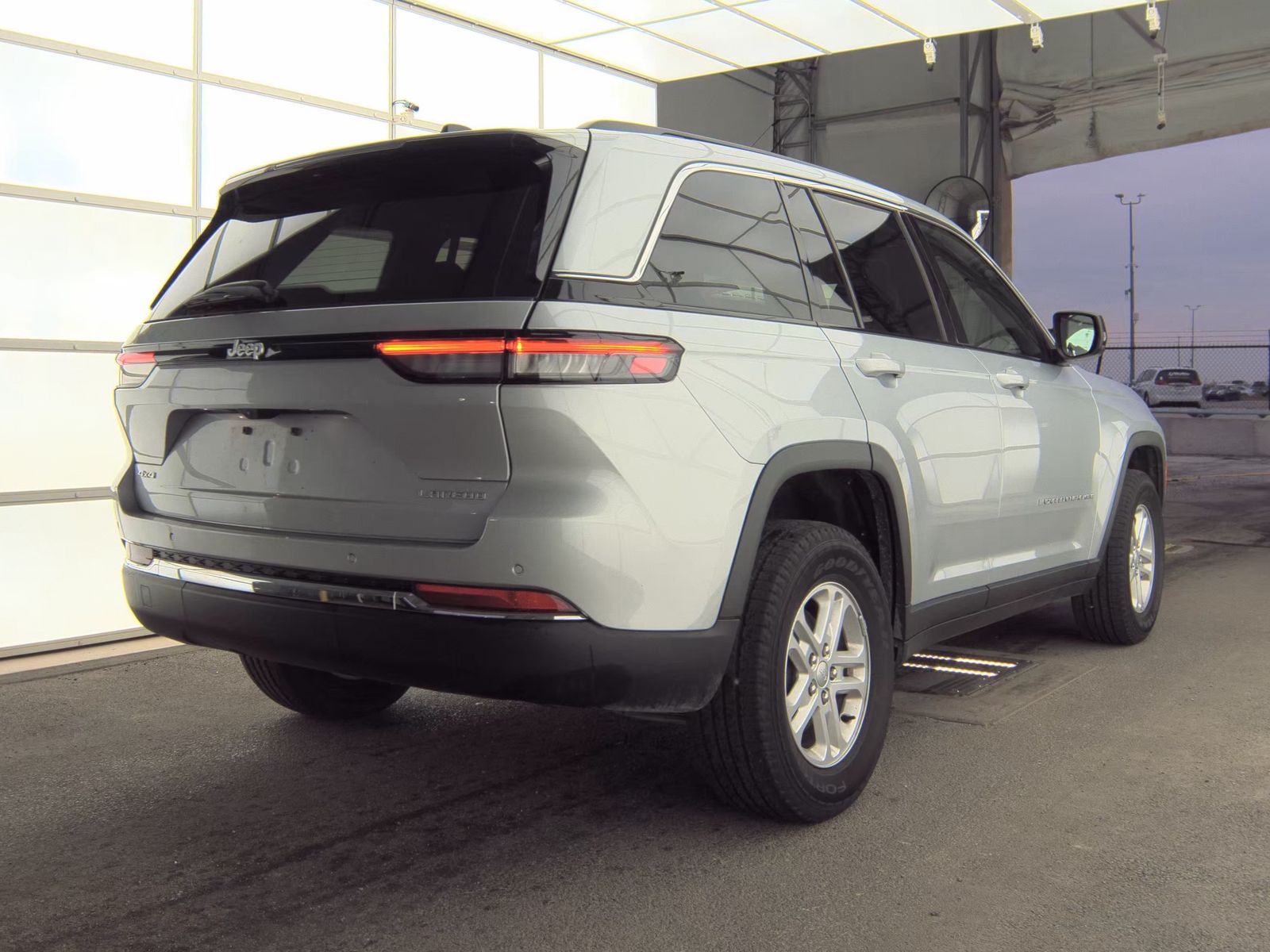 2025 Jeep Grand Cherokee Laredo AWD