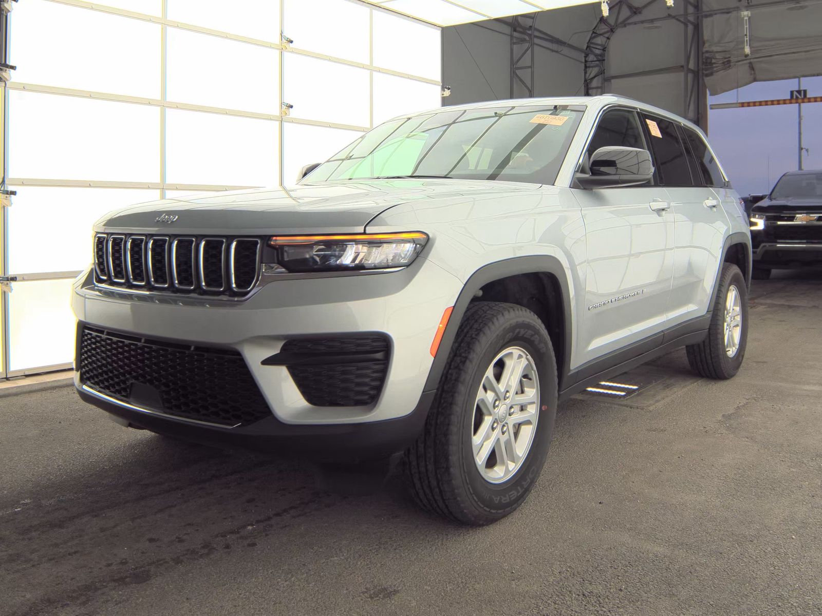 2025 Jeep Grand Cherokee Laredo AWD