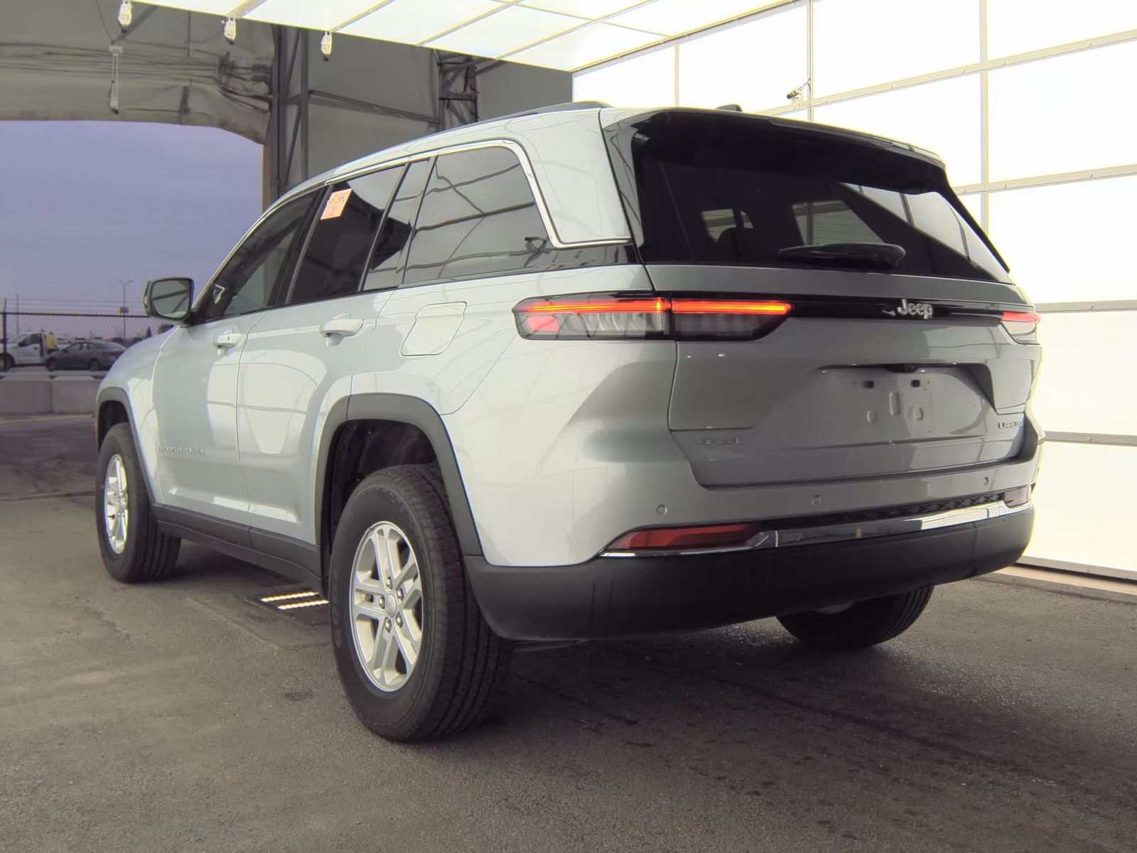 2025 Jeep Grand Cherokee Laredo AWD