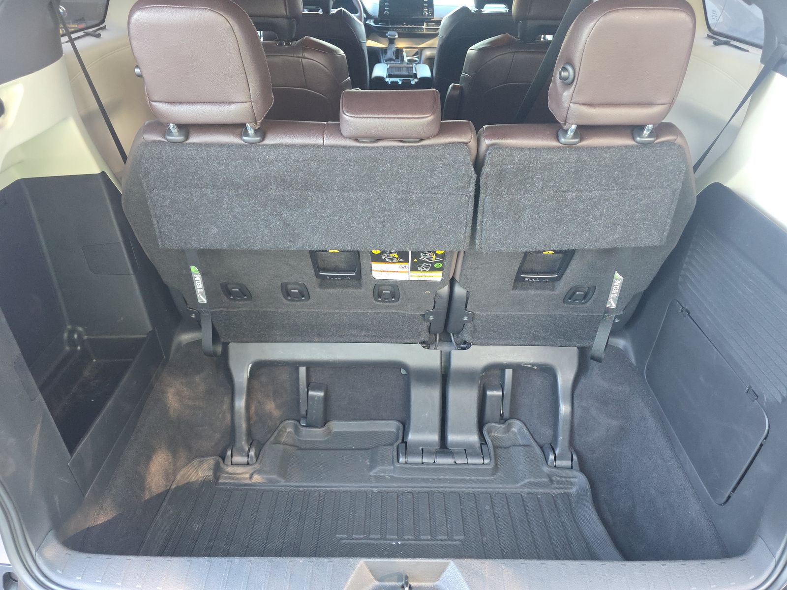 2023 Toyota Sienna Platinum AWD