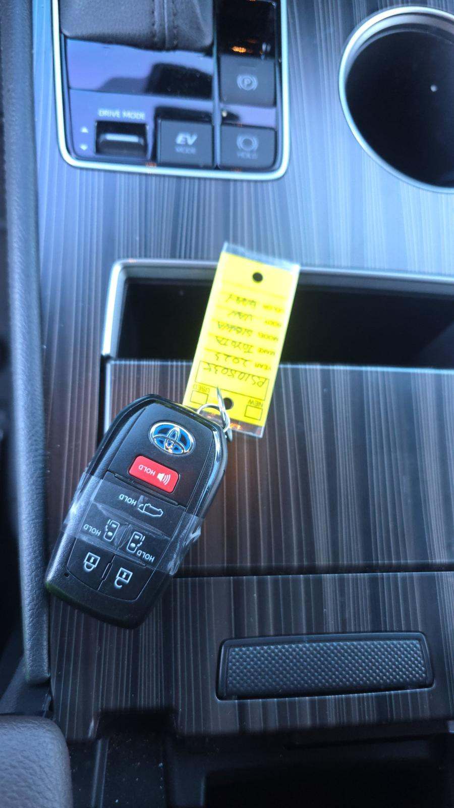 2023 Toyota Sienna Platinum AWD