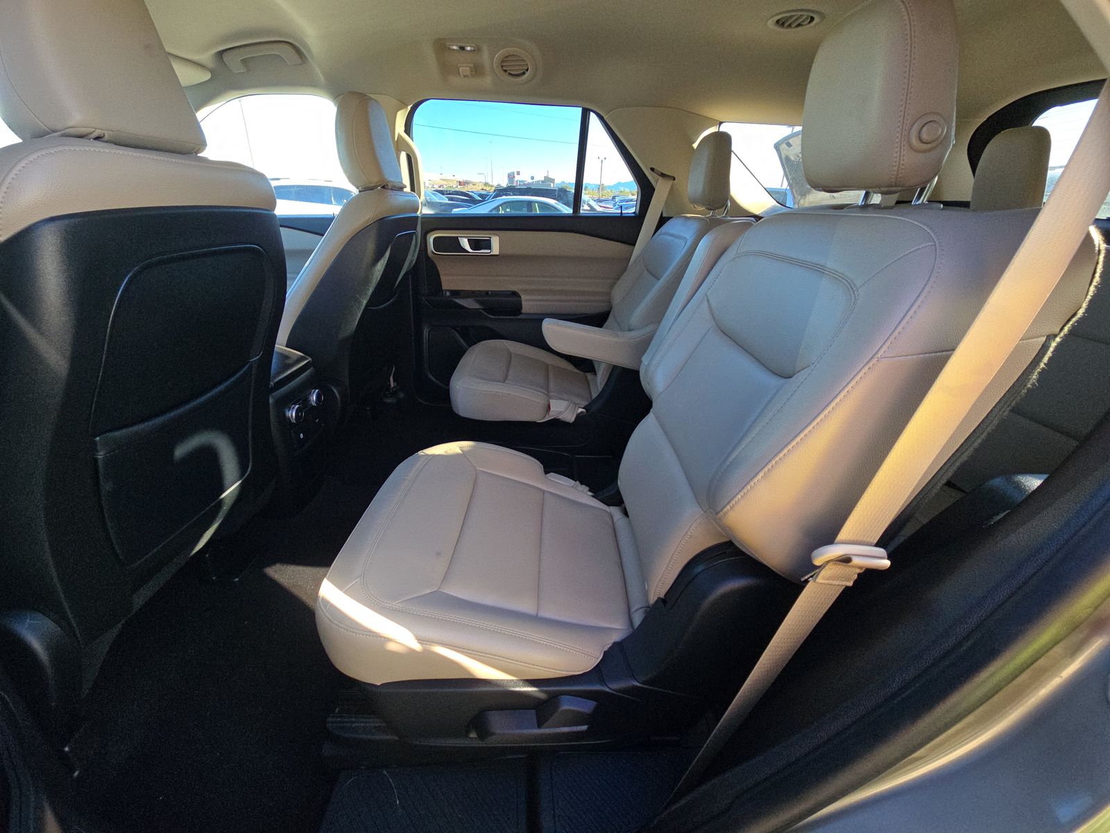 2020 Ford Explorer XLT RWD