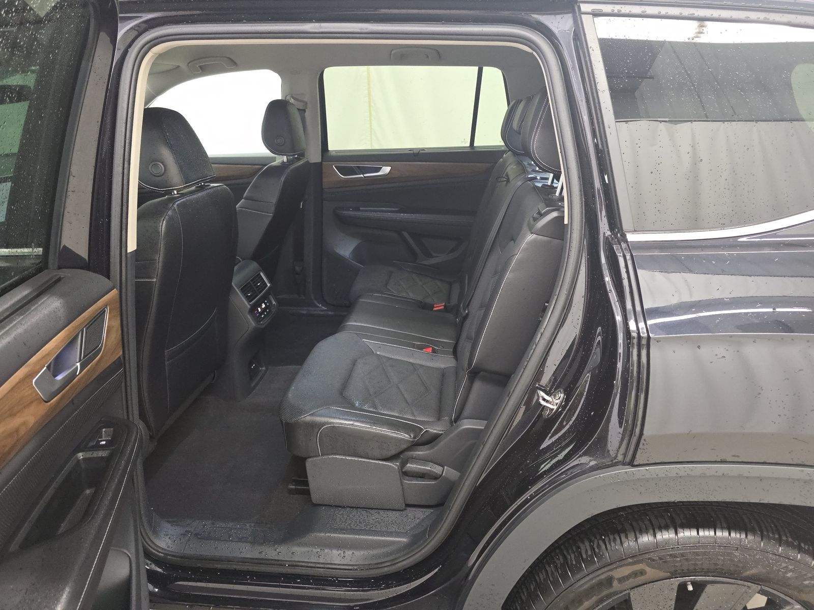 2024 Volkswagen Atlas 2.0T SE AWD