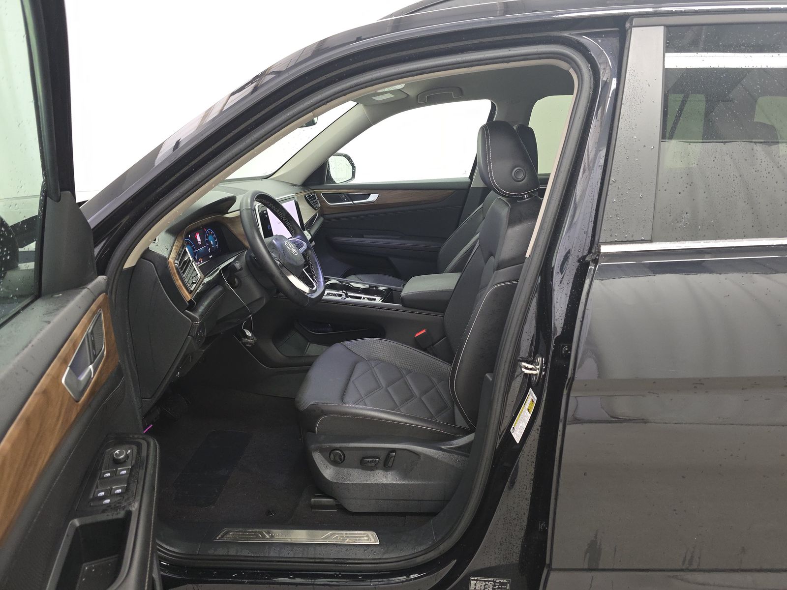 2024 Volkswagen Atlas 2.0T SE AWD