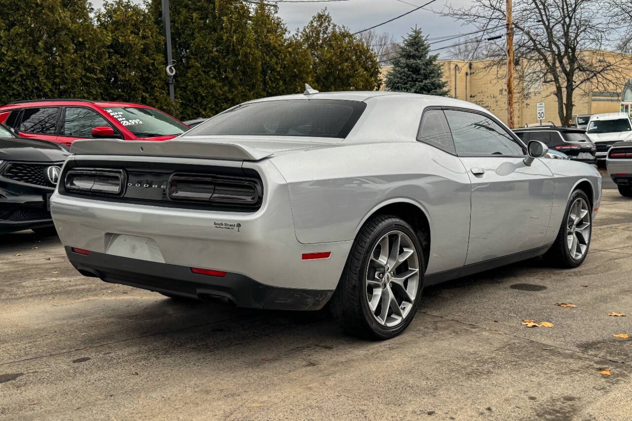 2022 Dodge Challenger SXT RWD