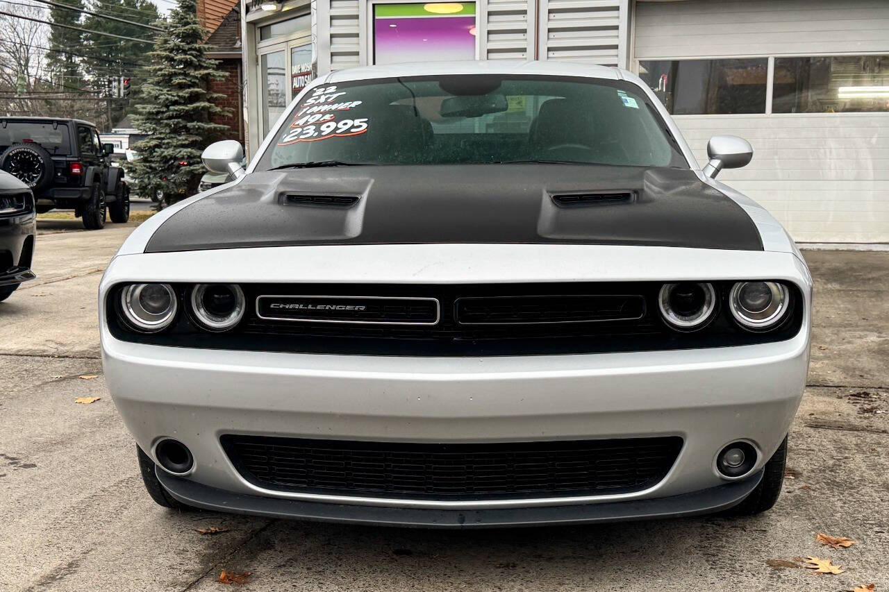 2022 Dodge Challenger SXT RWD