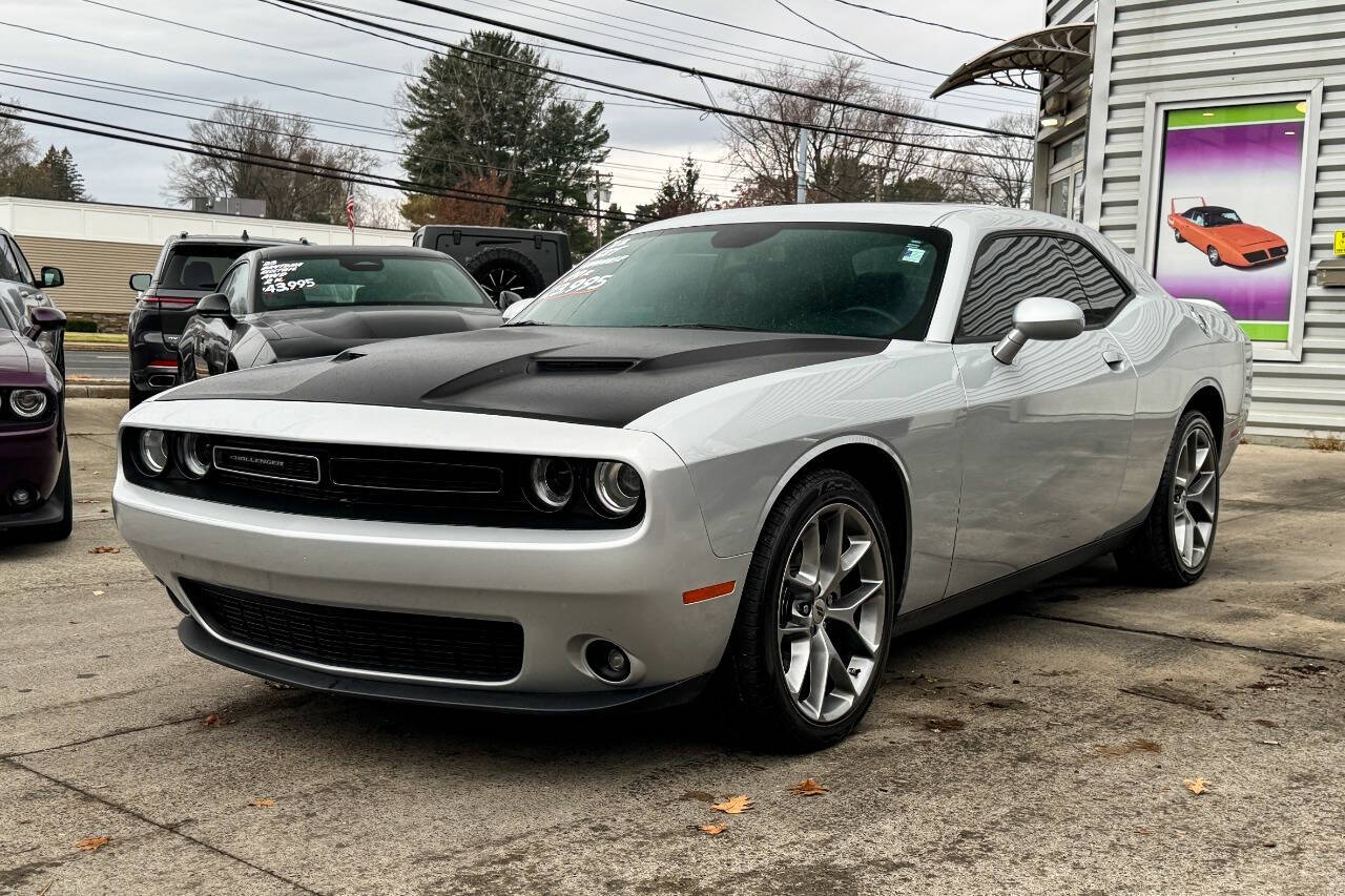 2022 Dodge Challenger SXT RWD