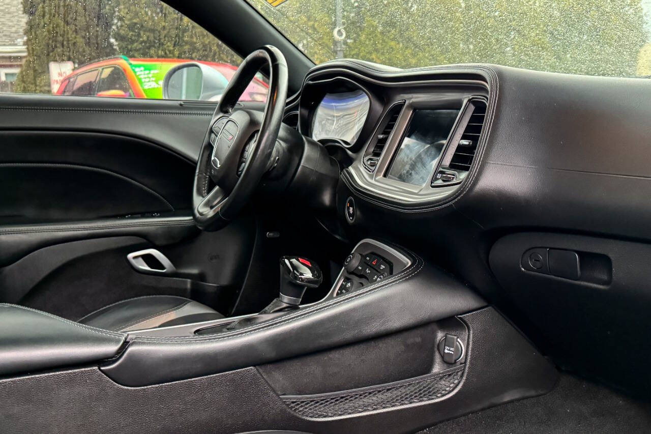 2022 Dodge Challenger SXT RWD