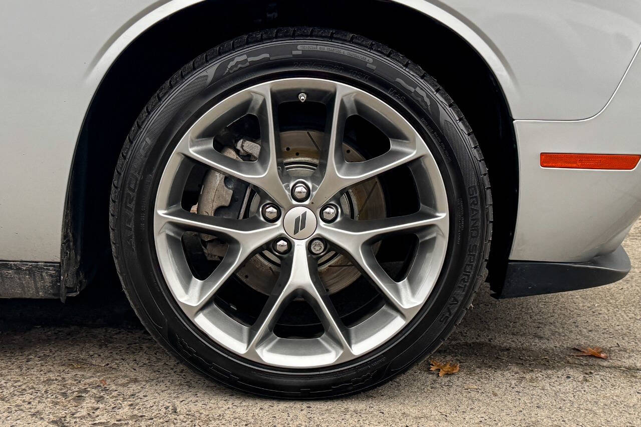 2022 Dodge Challenger SXT RWD