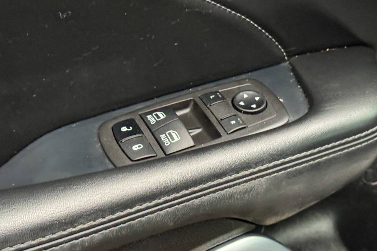 2022 Dodge Challenger SXT RWD