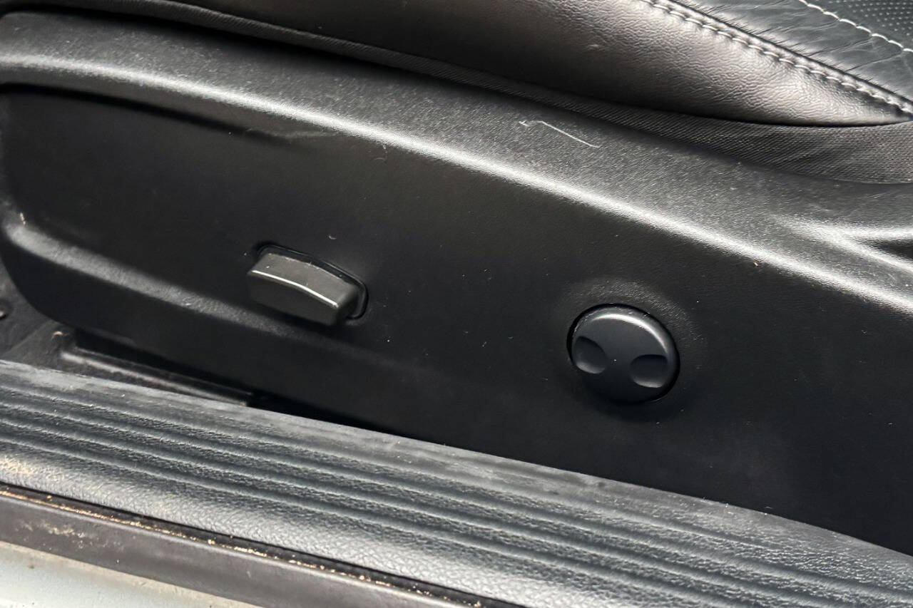 2022 Dodge Challenger SXT RWD