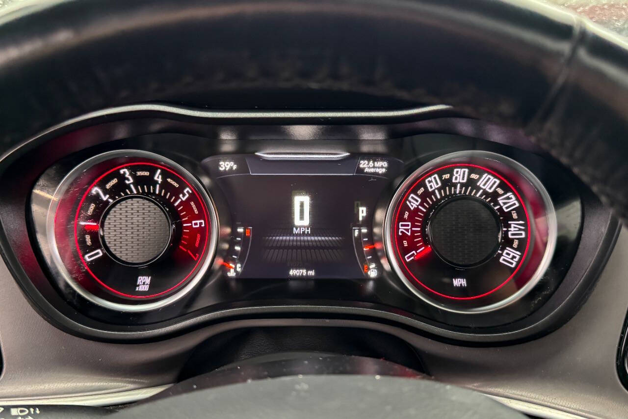 2022 Dodge Challenger SXT RWD