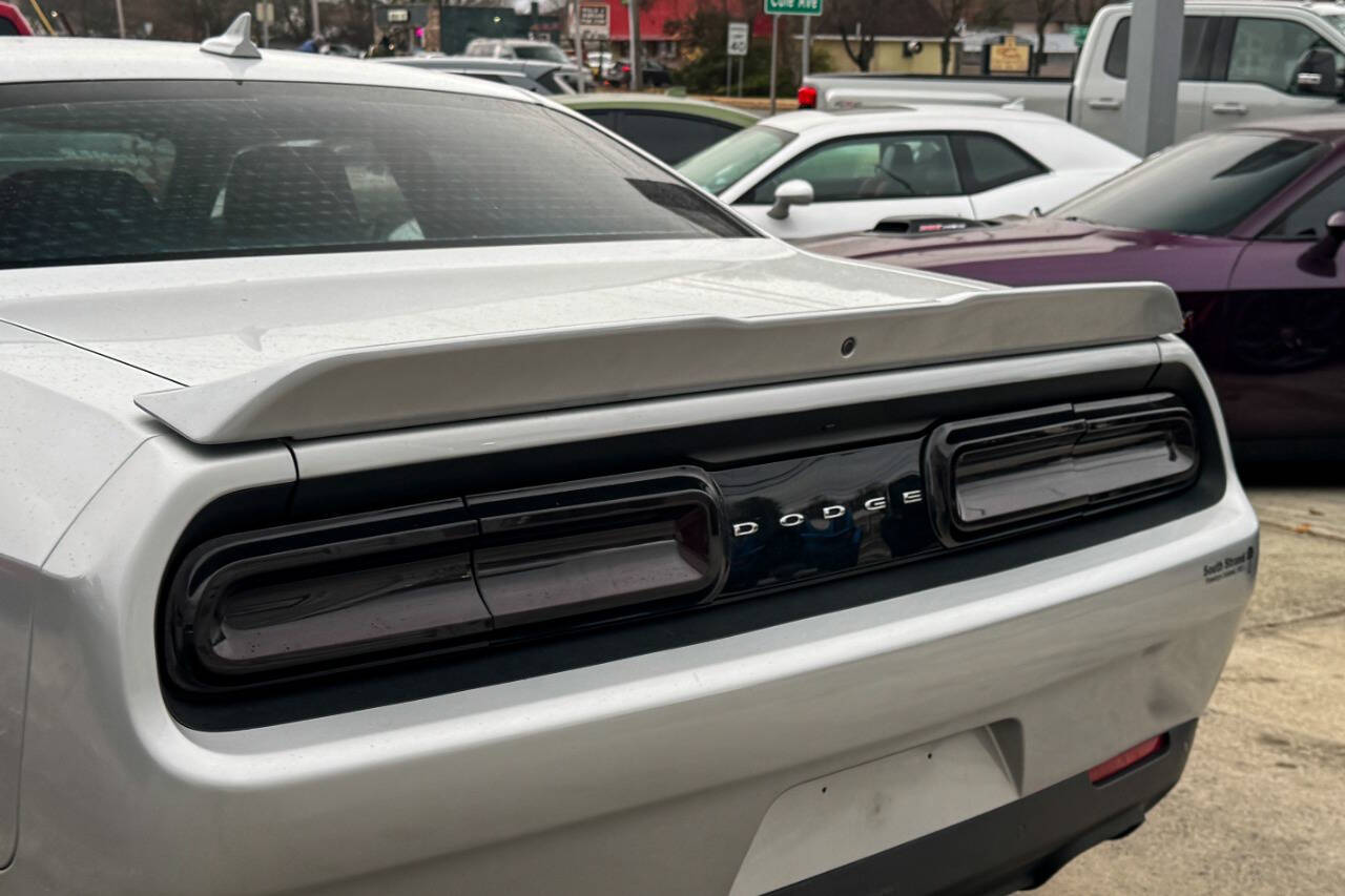 2022 Dodge Challenger SXT RWD