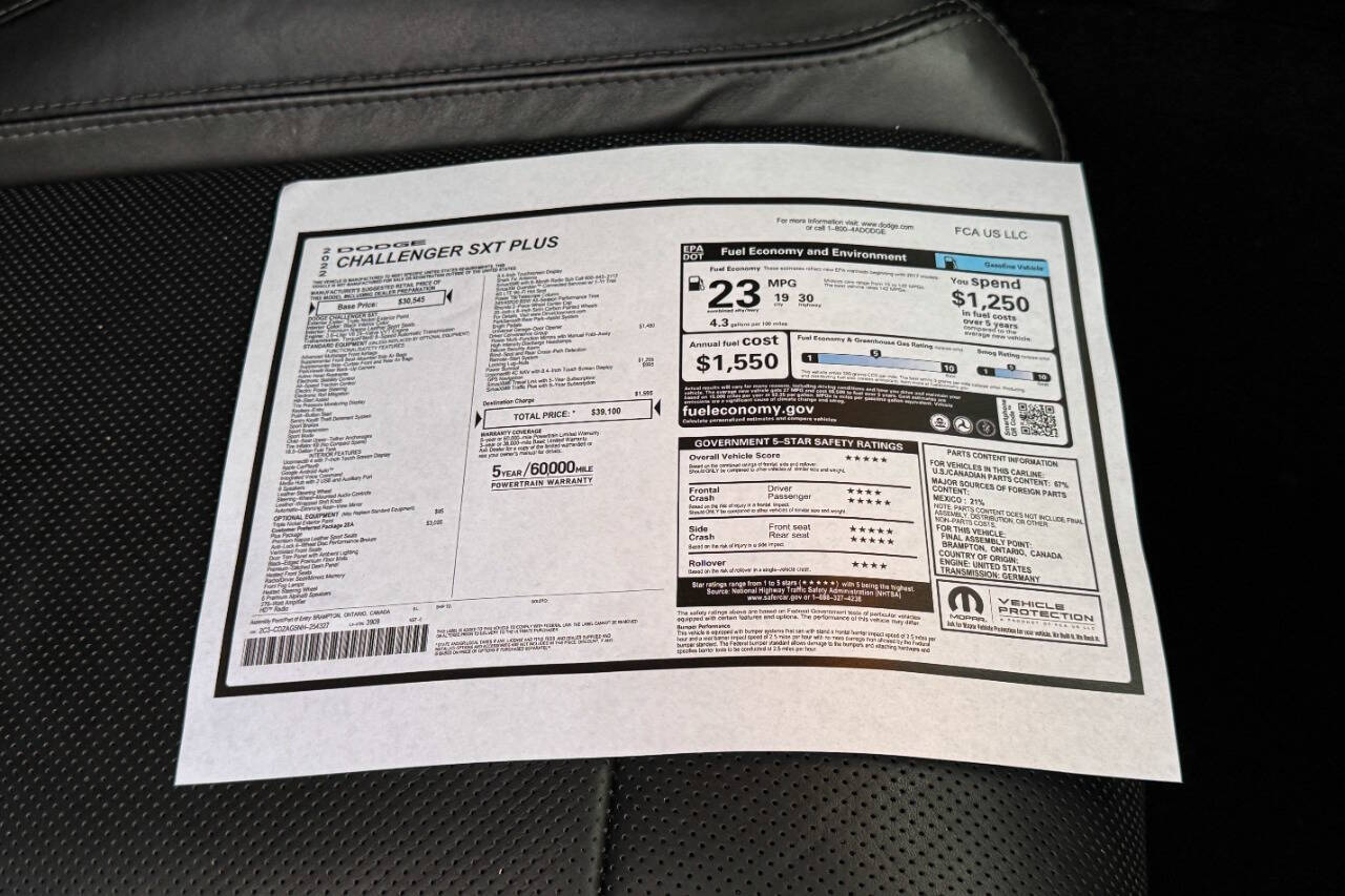 2022 Dodge Challenger SXT RWD