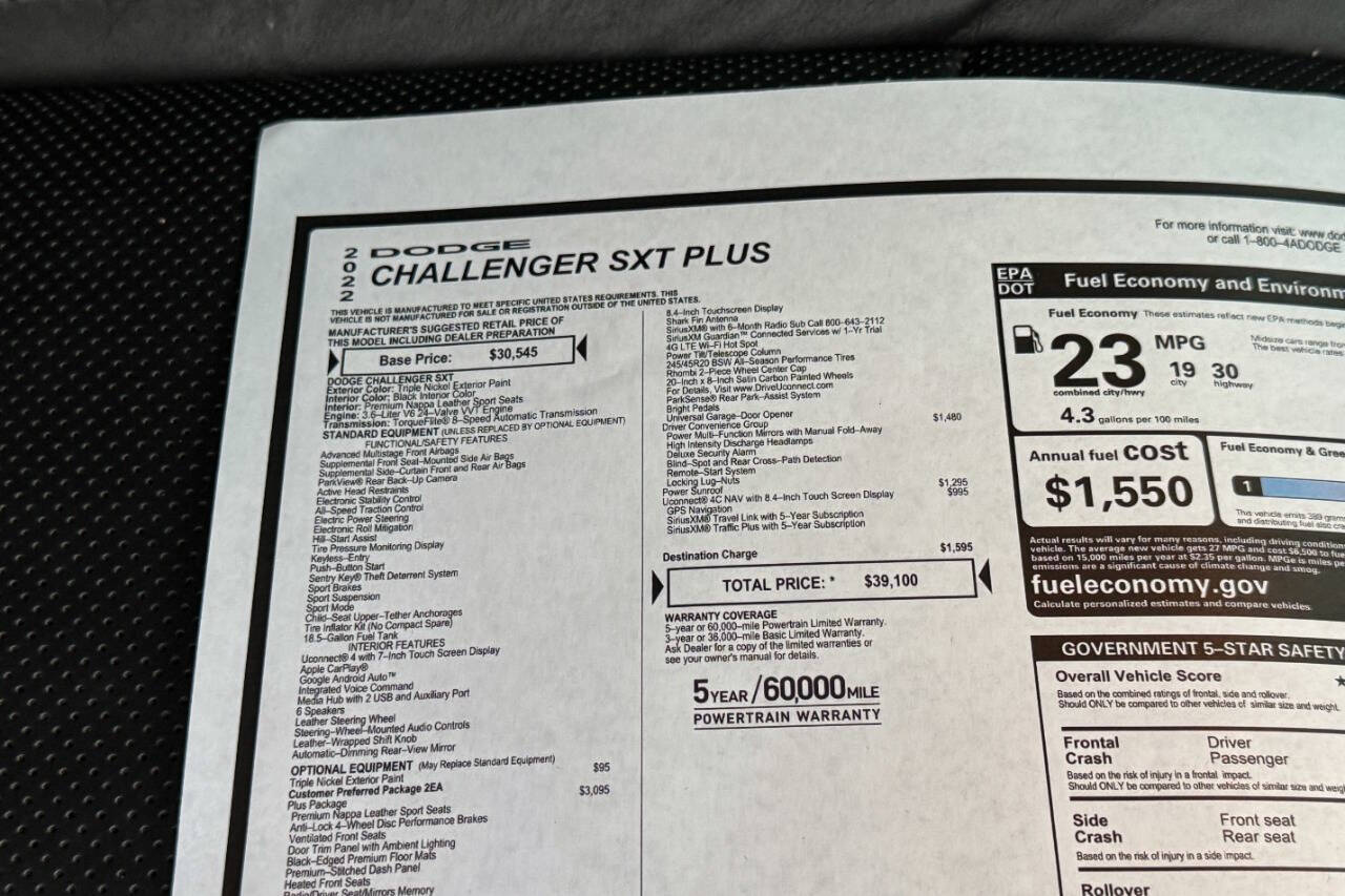 2022 Dodge Challenger SXT RWD