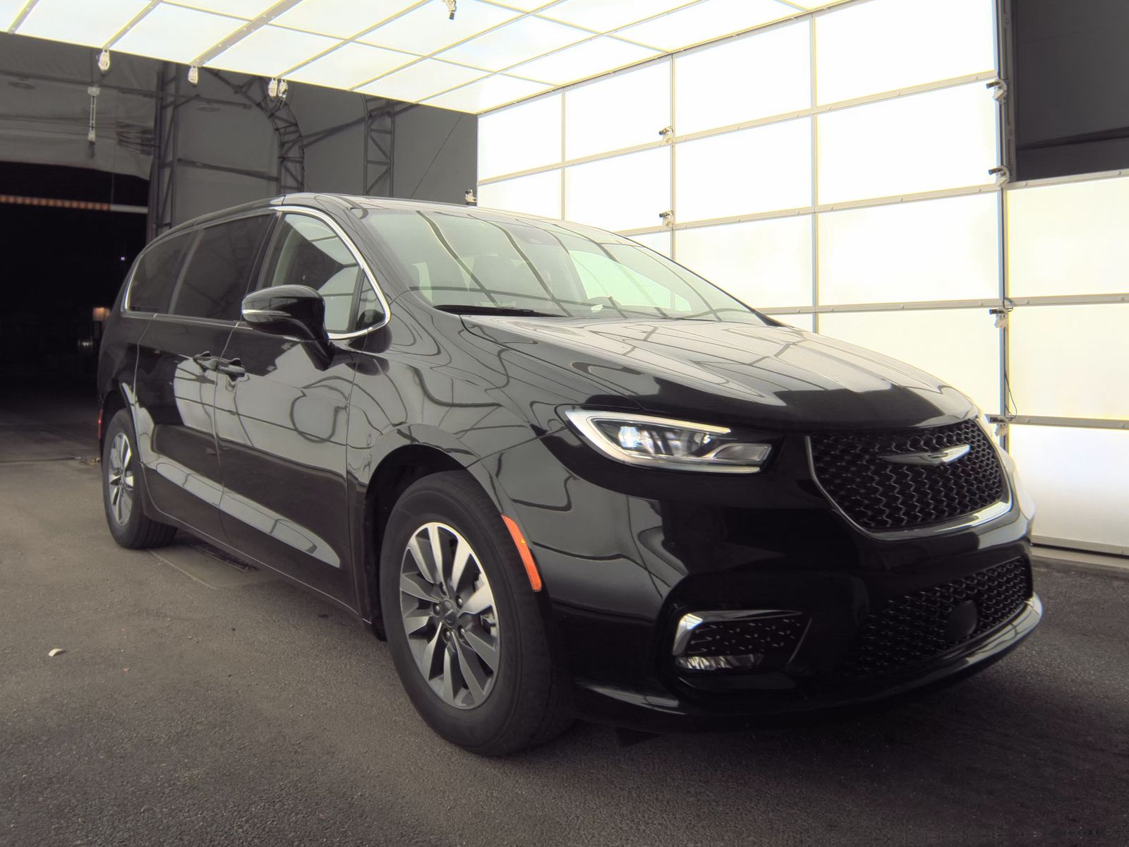 2024 Chrysler Pacifica Hybrid Select FWD
