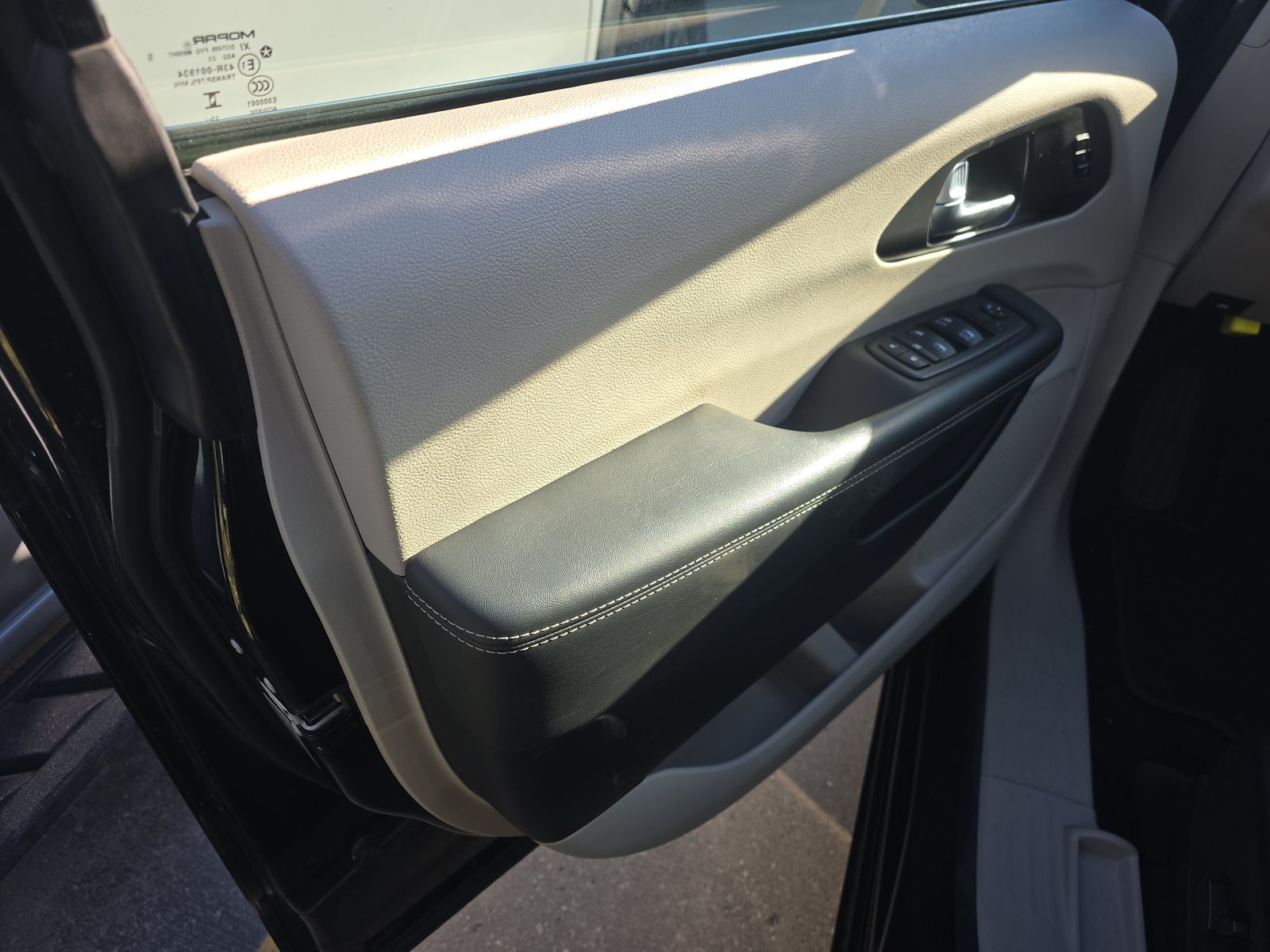 2024 Chrysler Pacifica Hybrid Select FWD