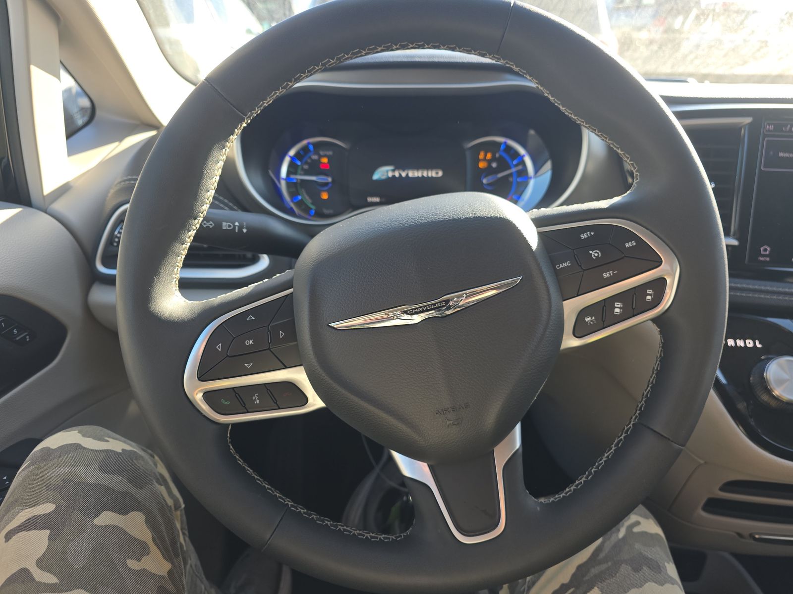 2024 Chrysler Pacifica Hybrid Select FWD