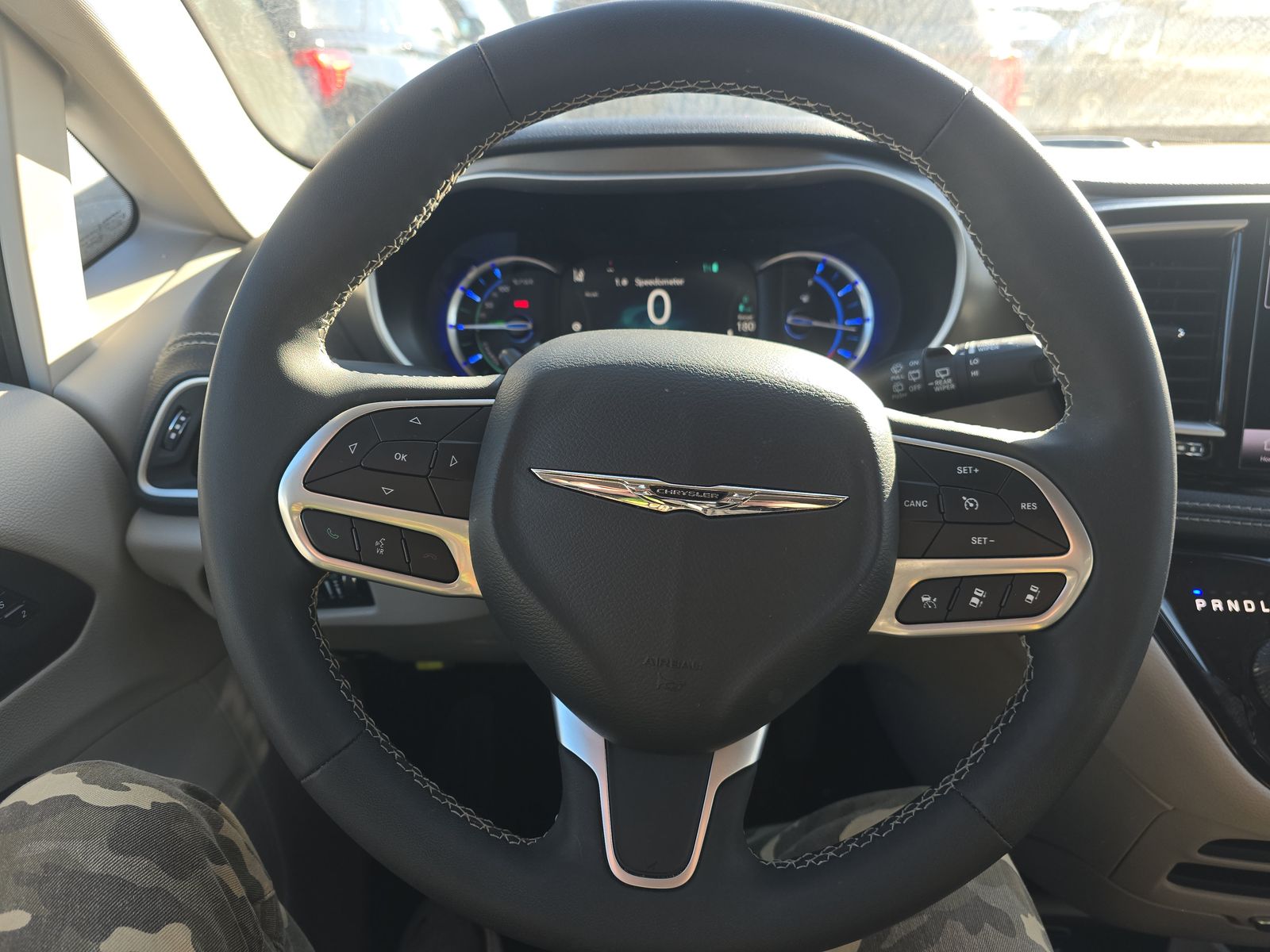 2024 Chrysler Pacifica Hybrid Select FWD