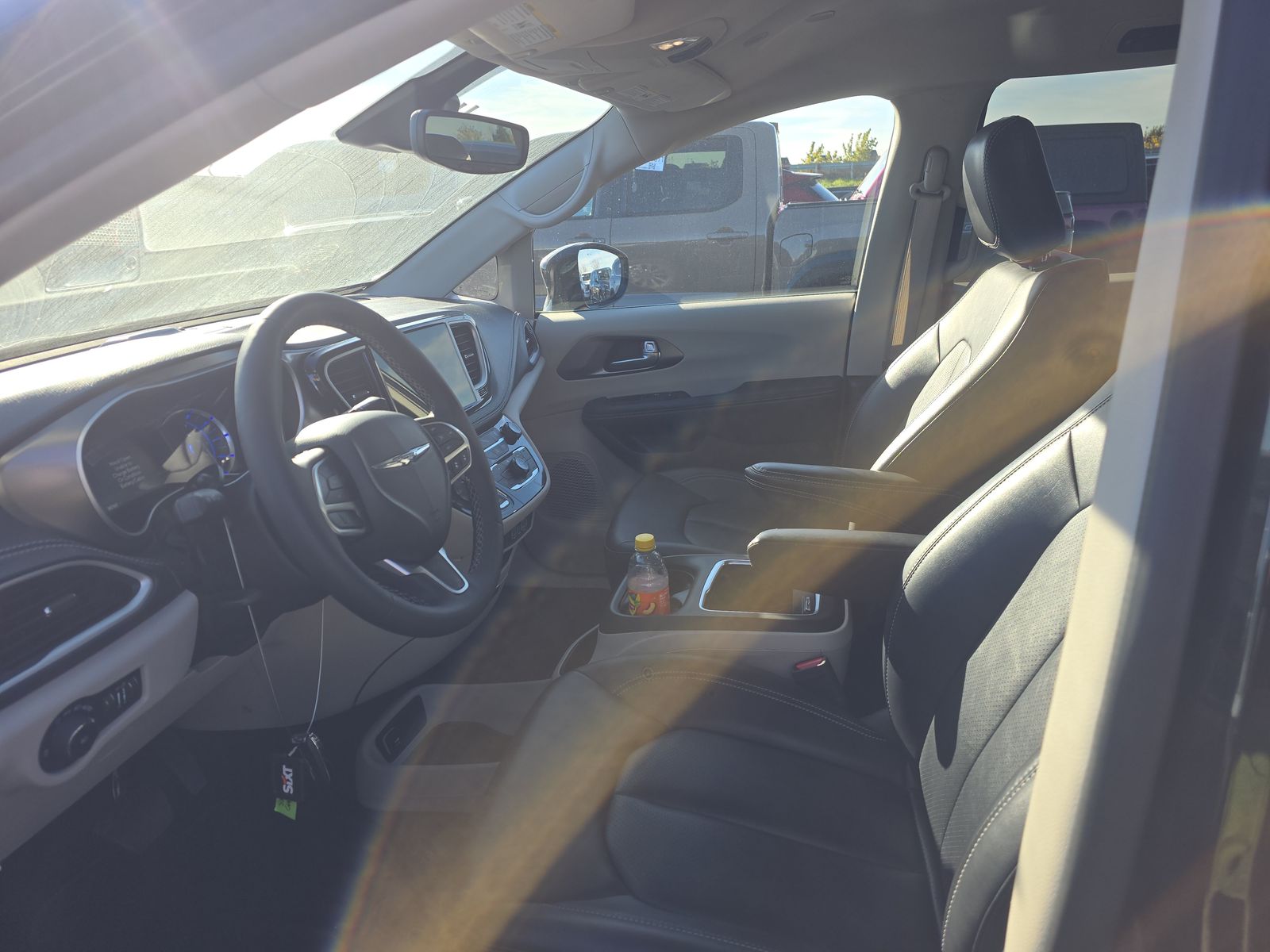 2024 Chrysler Pacifica Hybrid Select FWD