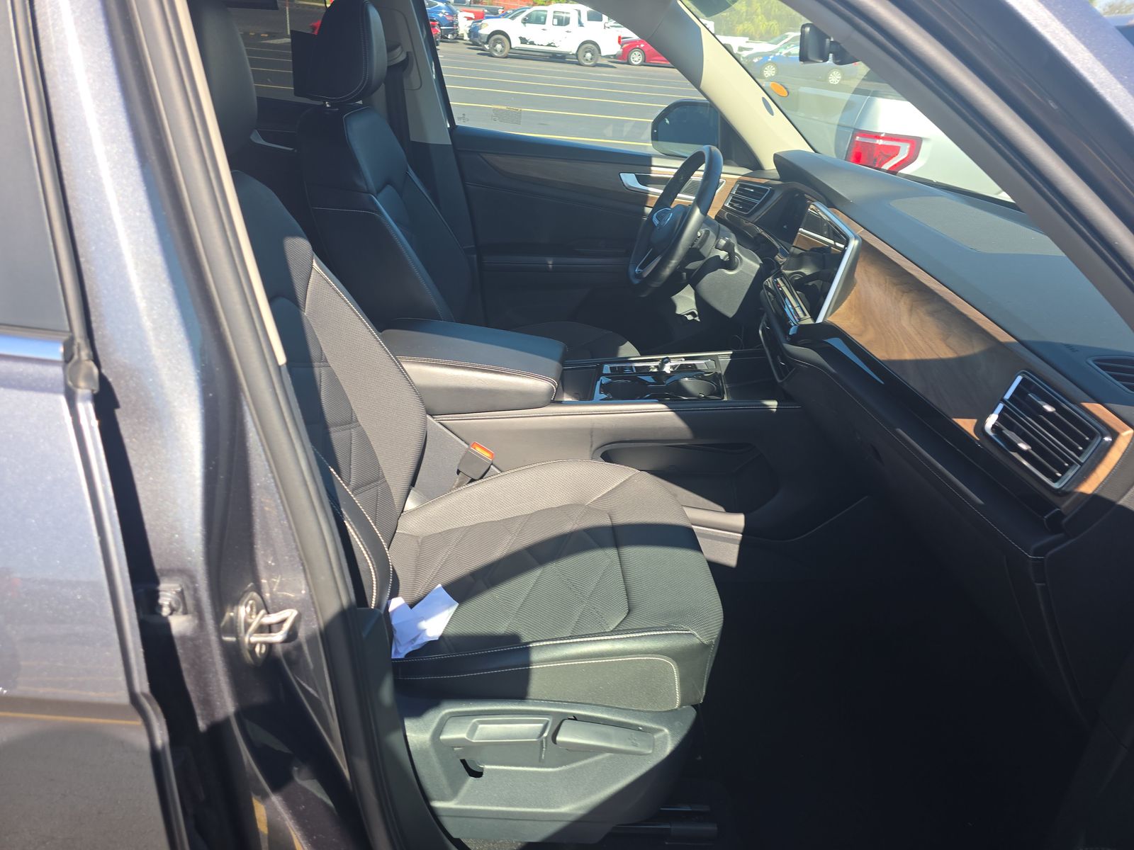 2024 Volkswagen Atlas 2.0T SE AWD