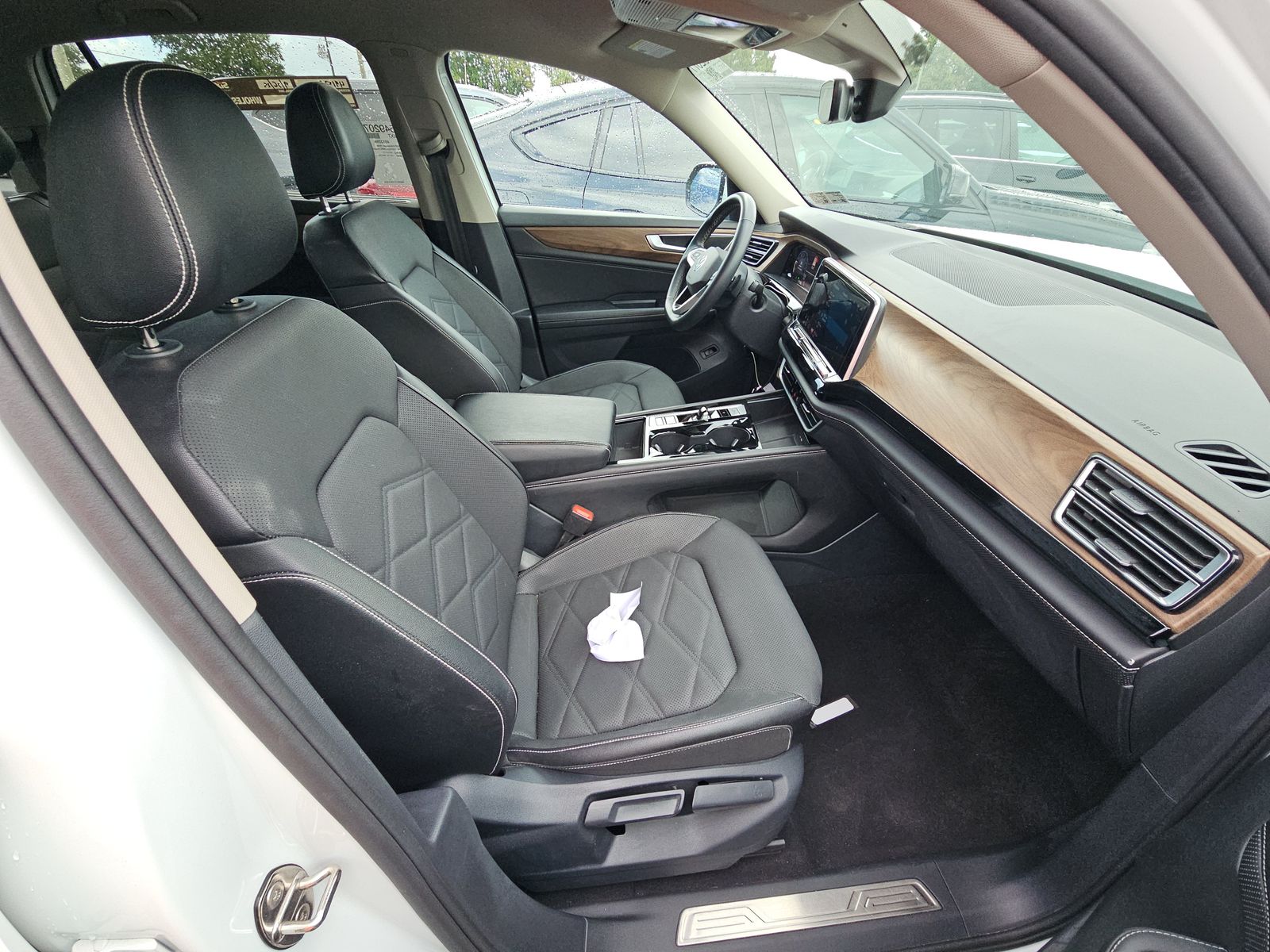 2024 Volkswagen Atlas 2.0T SE AWD