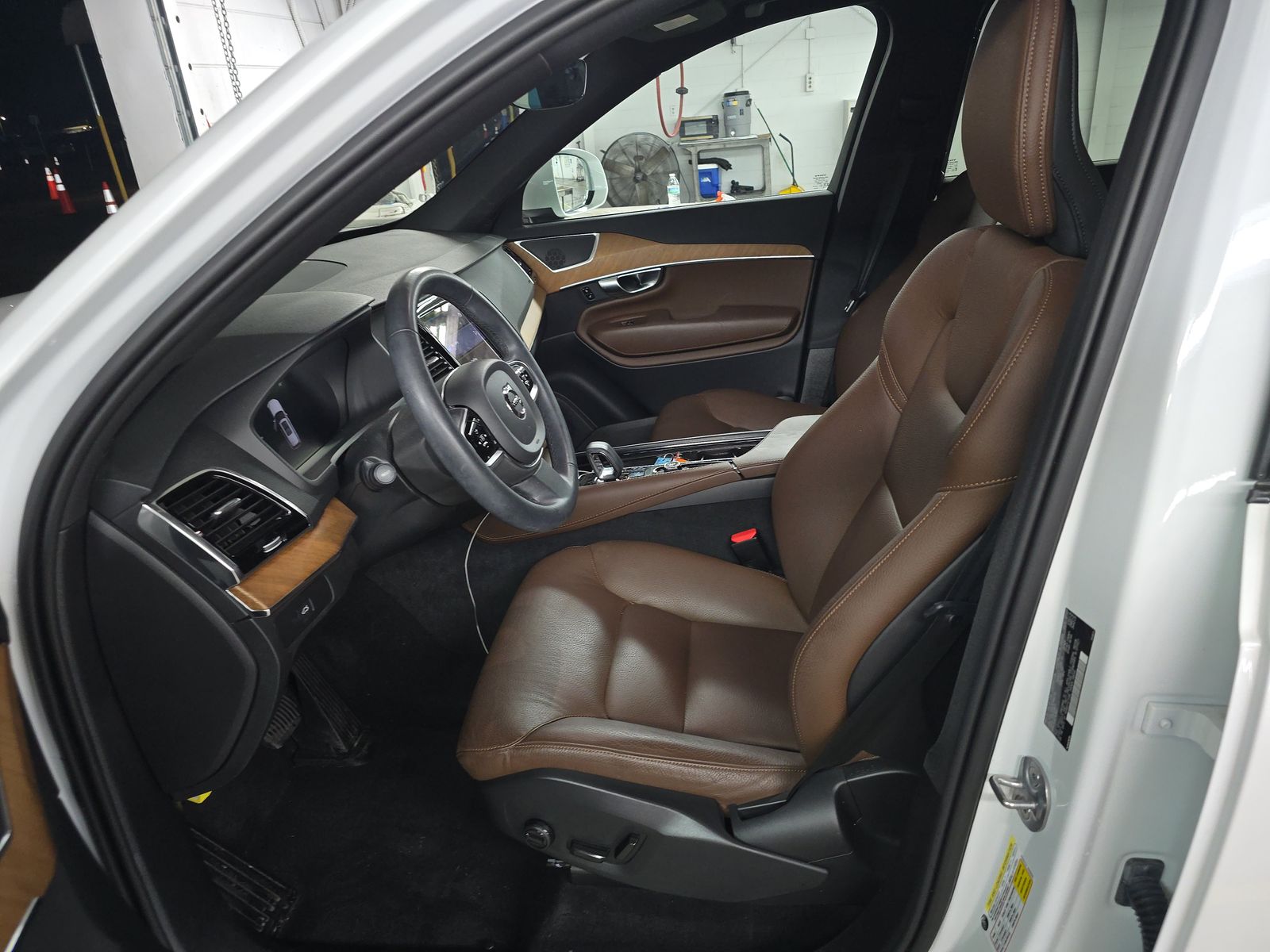 2024 Volvo XC90 B5 Plus AWD