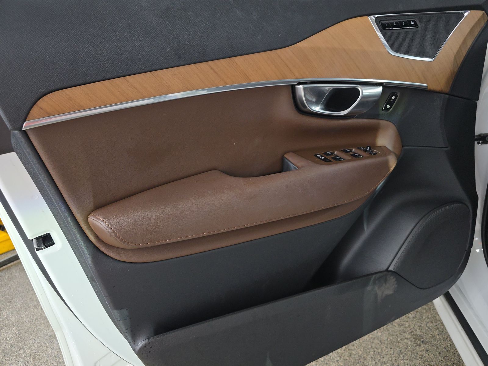 2024 Volvo XC90 B5 Plus AWD