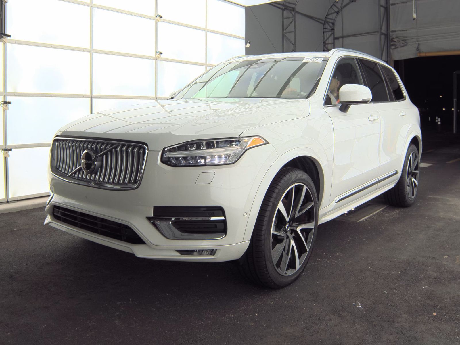 2024 Volvo XC90 B5 Plus AWD