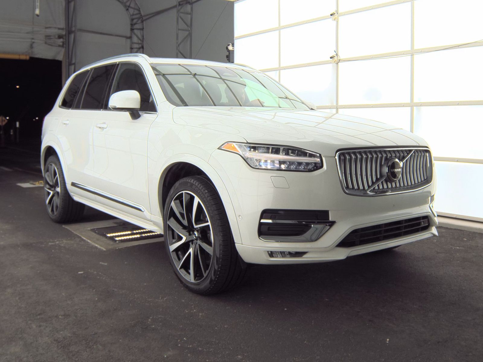 2024 Volvo XC90 B5 Plus AWD