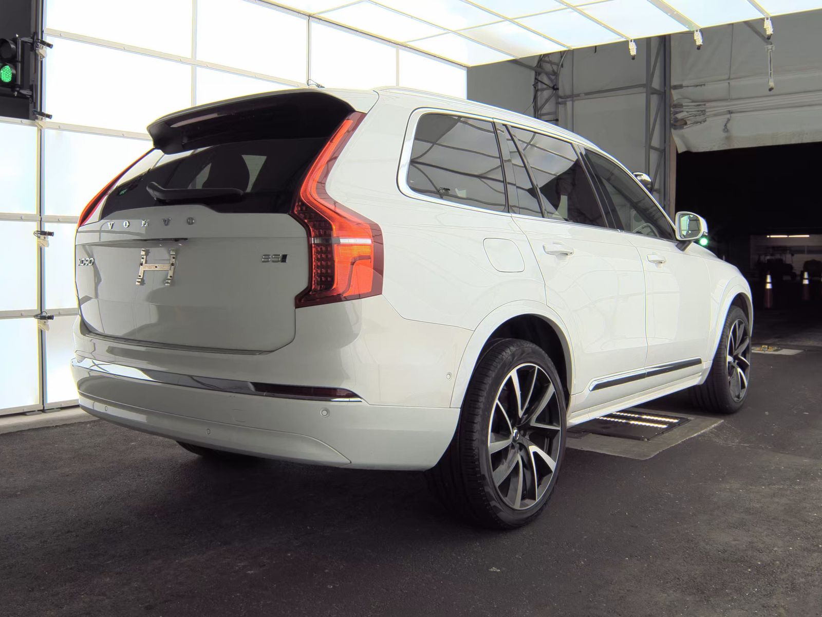 2024 Volvo XC90 B5 Plus AWD