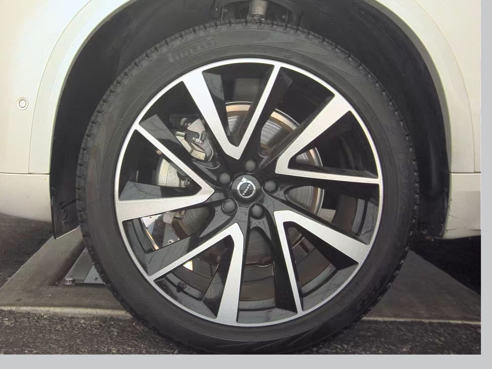 2024 Volvo XC90 B5 Plus AWD