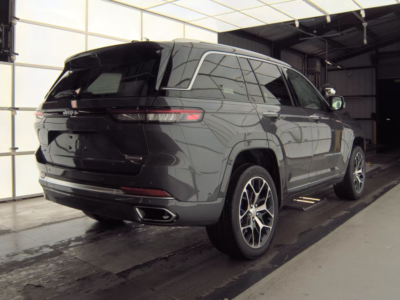 2022 Jeep Grand Cherokee 4xe Summit Reserve AWD
