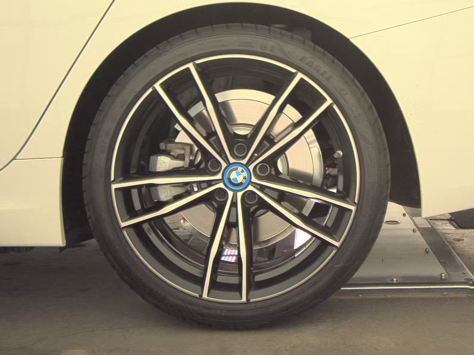 2024 BMW 3 Series 330e RWD