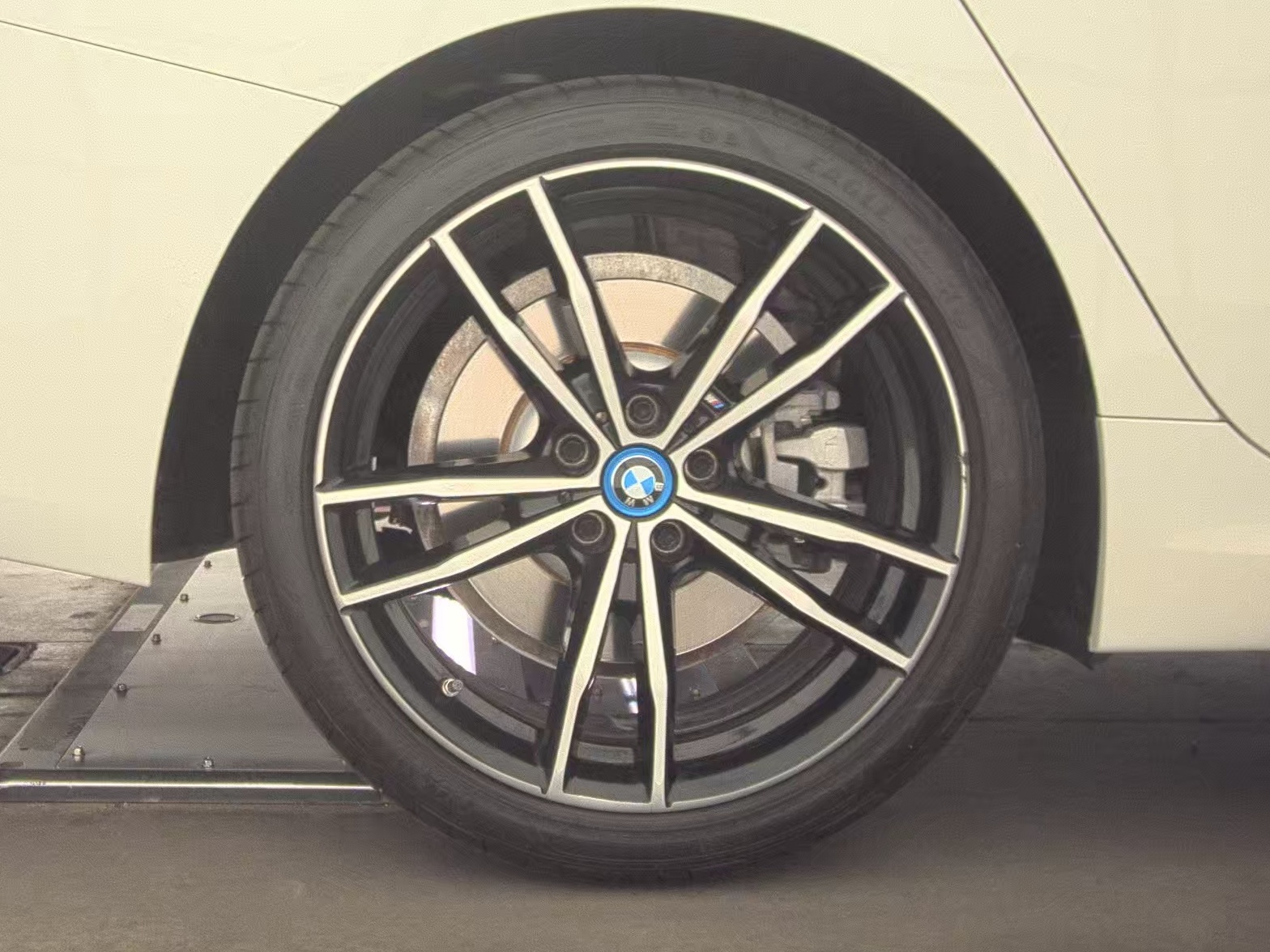 2024 BMW 3 Series 330e RWD