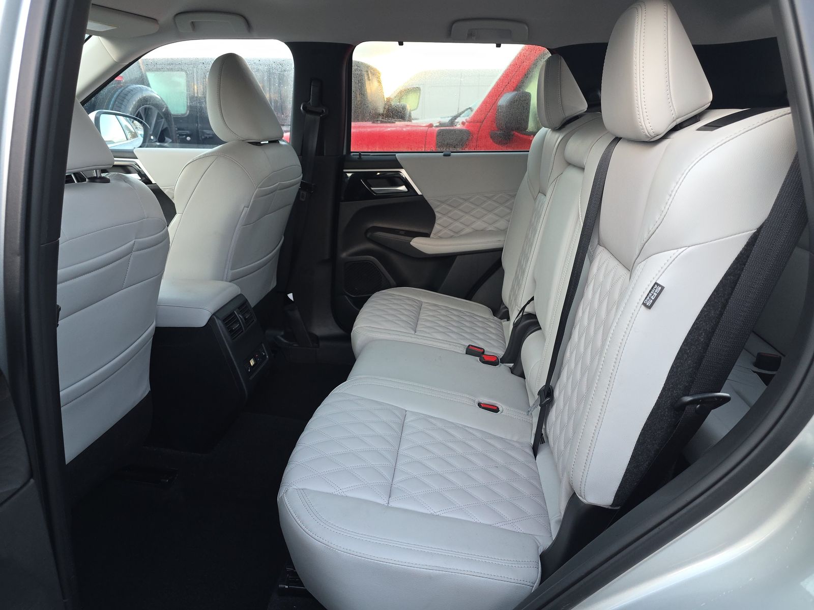 2024 Mitsubishi Outlander SEL FWD