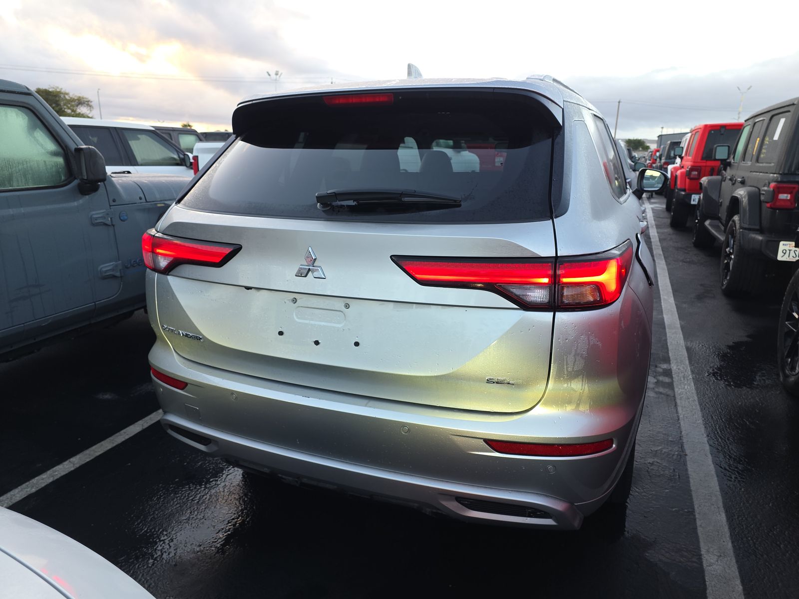 2024 Mitsubishi Outlander SEL FWD