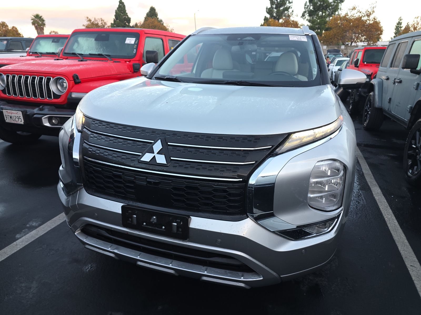 2024 Mitsubishi Outlander SEL FWD