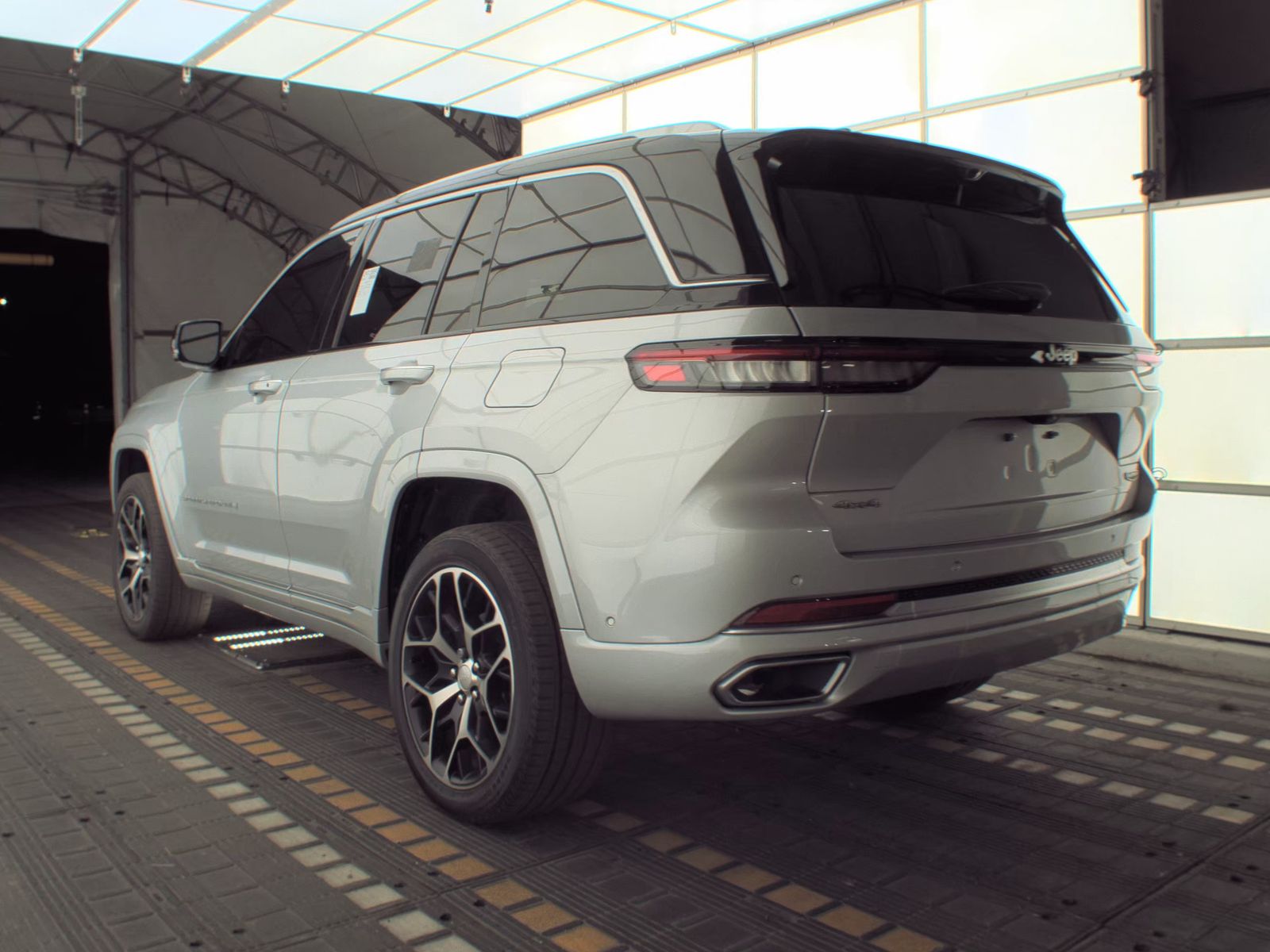 2022 Jeep Grand Cherokee Summit Reserve AWD