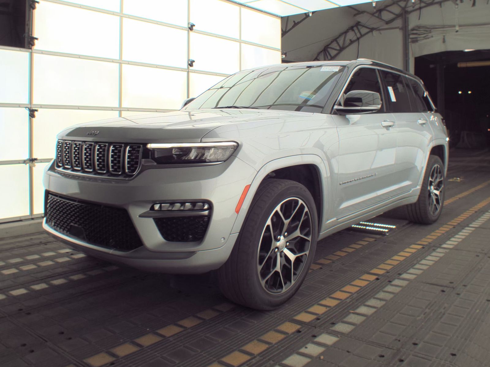 2022 Jeep Grand Cherokee Summit Reserve AWD