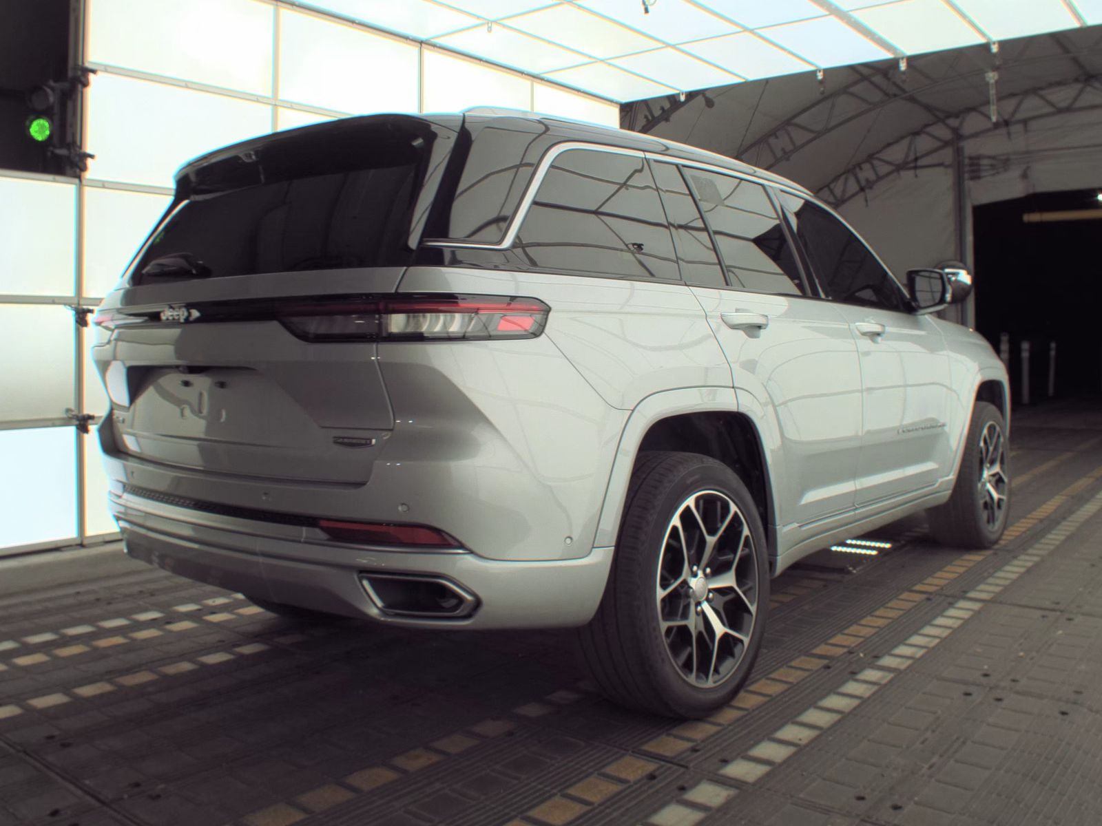 2022 Jeep Grand Cherokee Summit Reserve AWD
