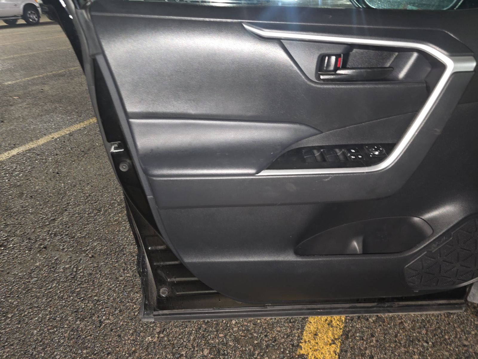 2024 Toyota RAV4 LE FWD