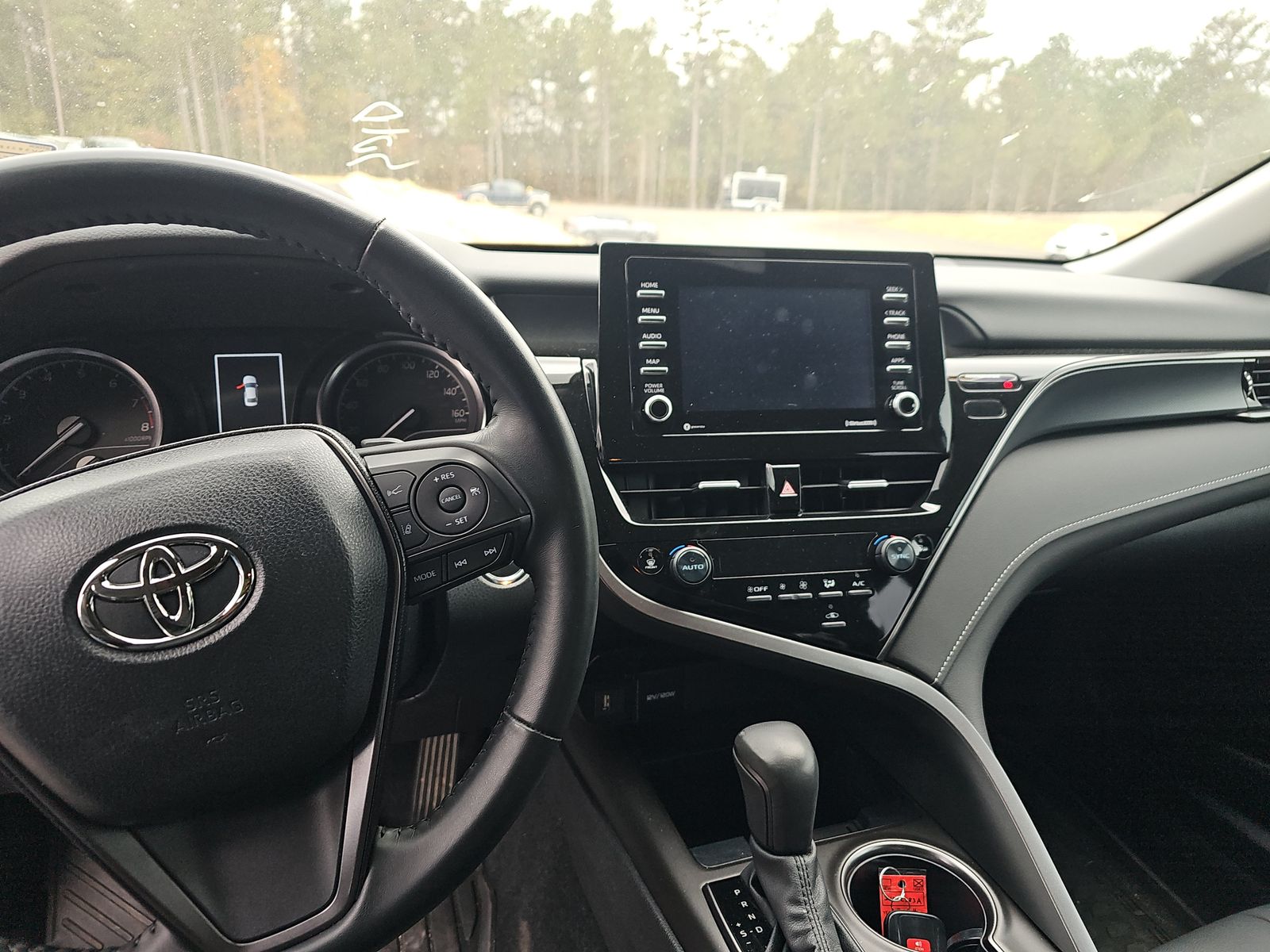 2024 Toyota Camry SE FWD