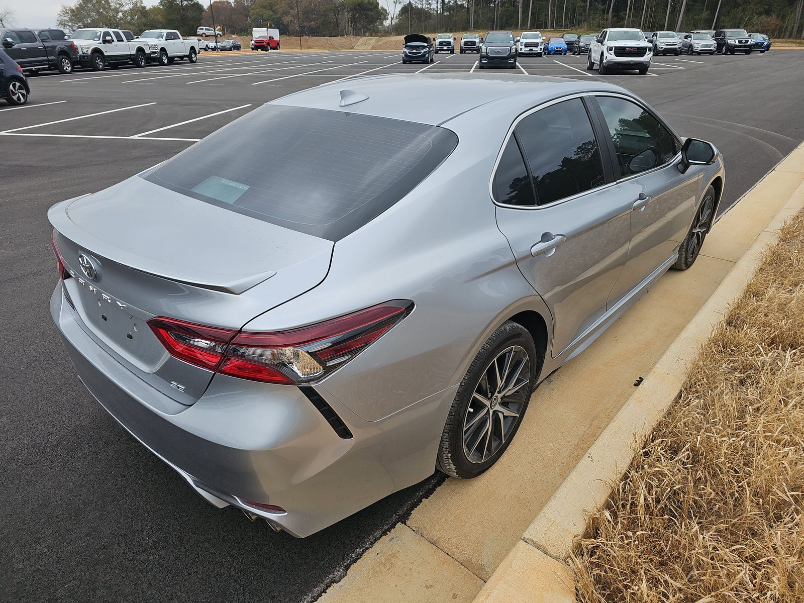 2024 Toyota Camry SE FWD