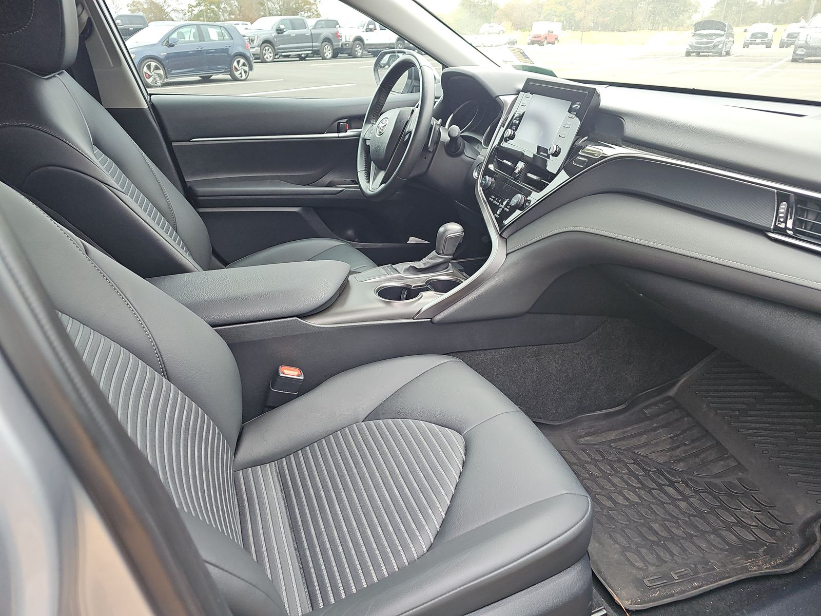 2024 Toyota Camry SE FWD