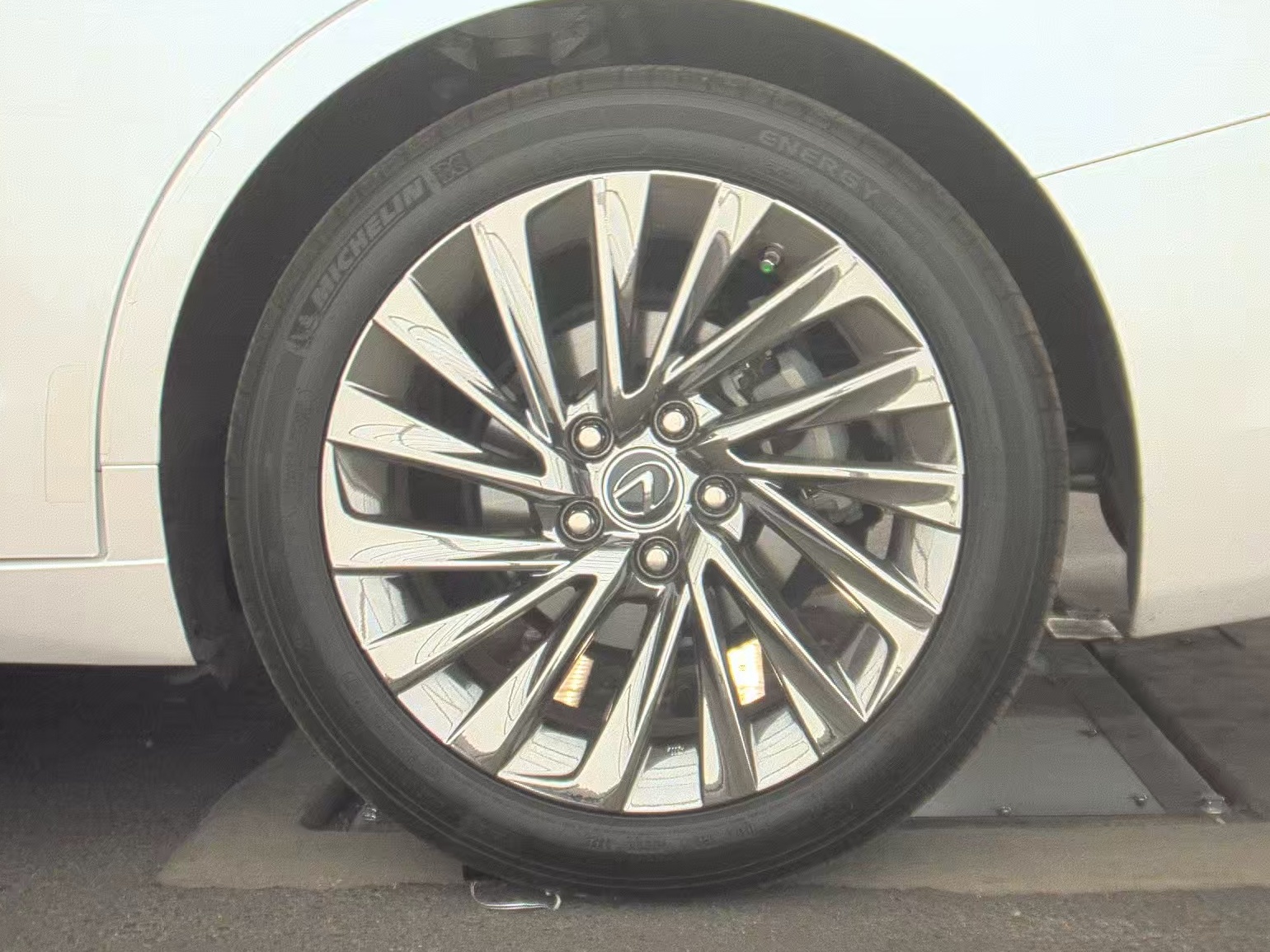 2024 Lexus ES ES 300h Ultra Luxury FWD