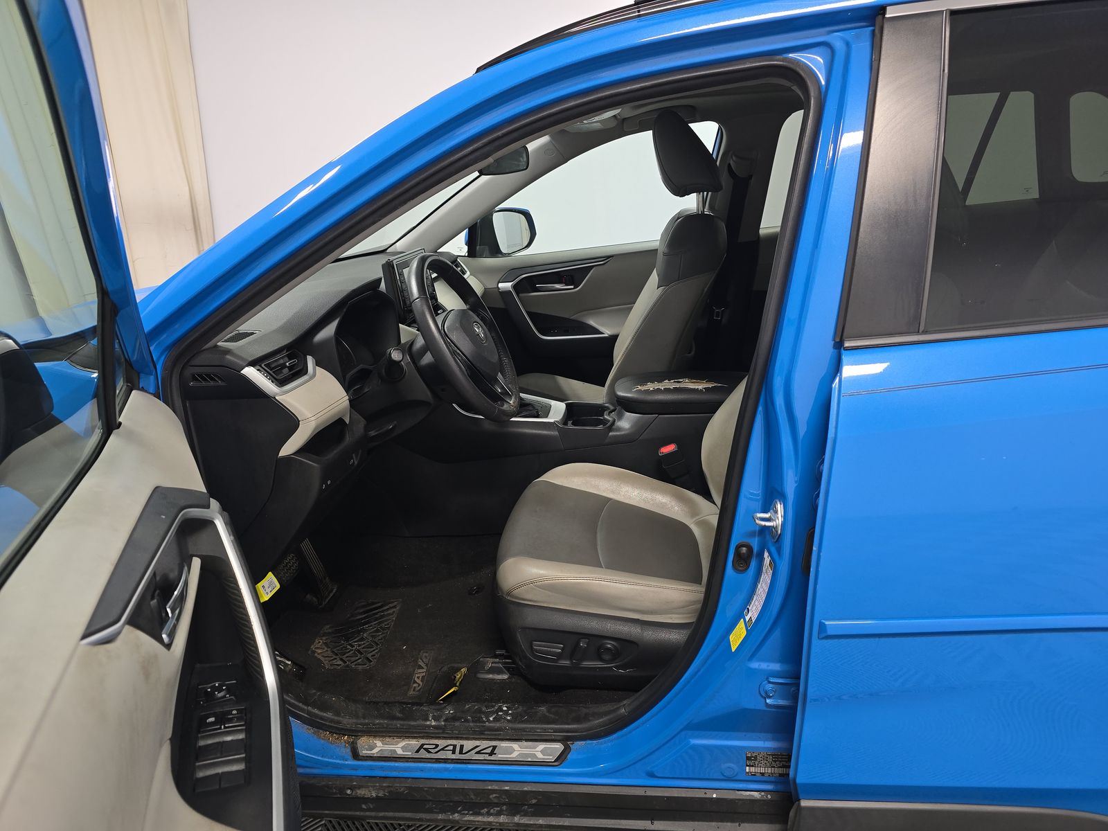 2021 Toyota RAV4 XLE Premium FWD