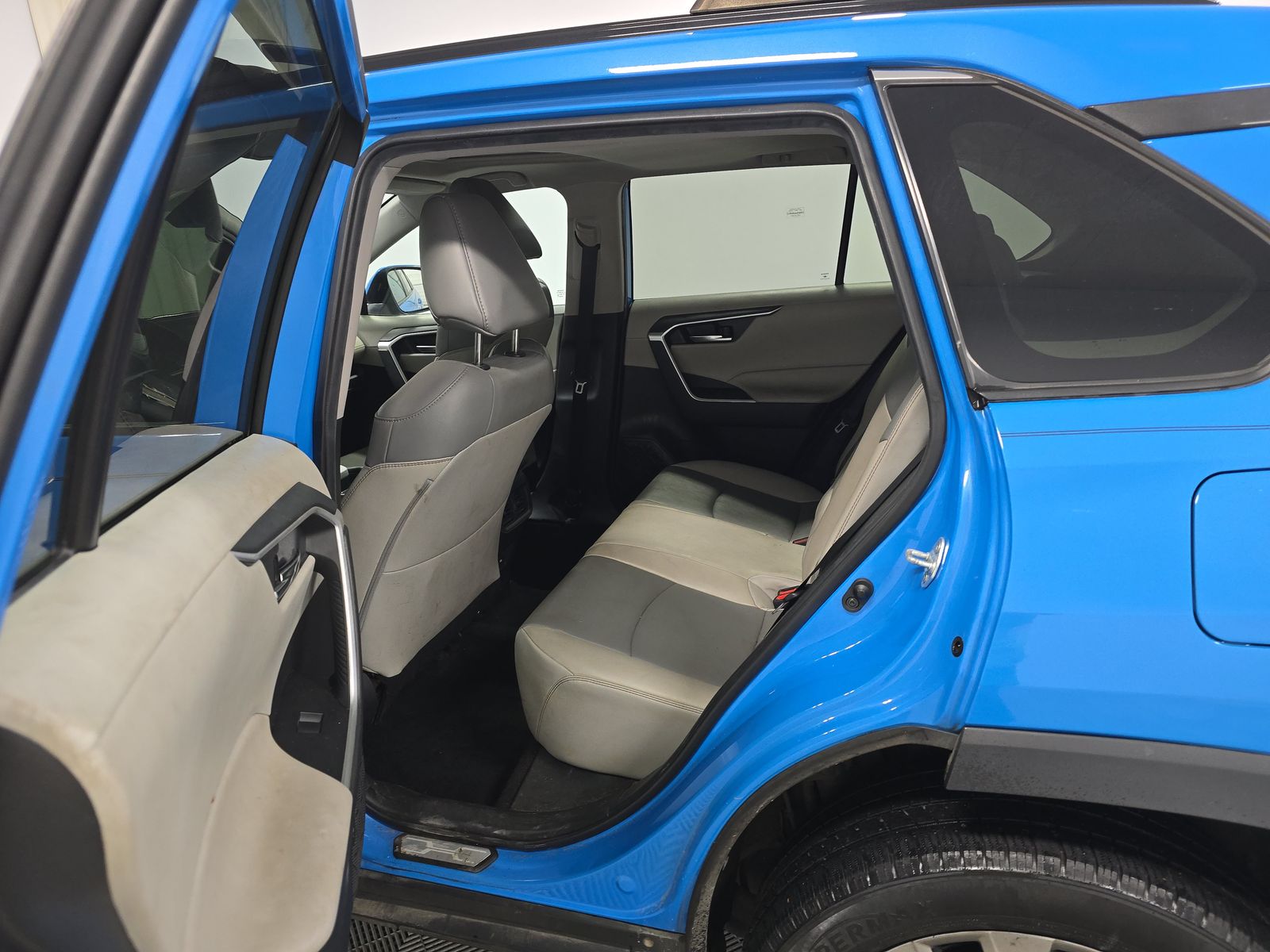 2021 Toyota RAV4 XLE Premium FWD