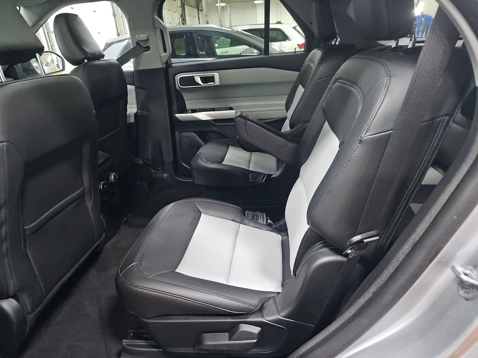 2022 Ford Explorer XLT AWD